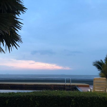 The Chevalley Beach Resort Satun Extérieur photo