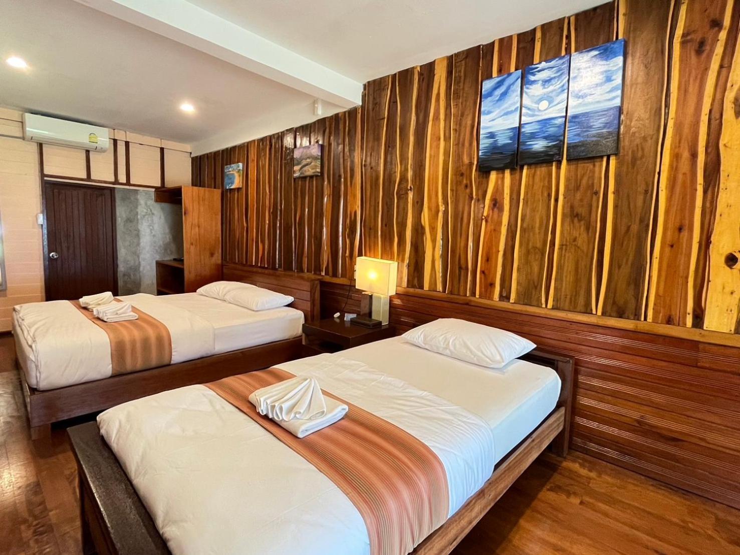 The Chevalley Beach Resort Satun Extérieur photo