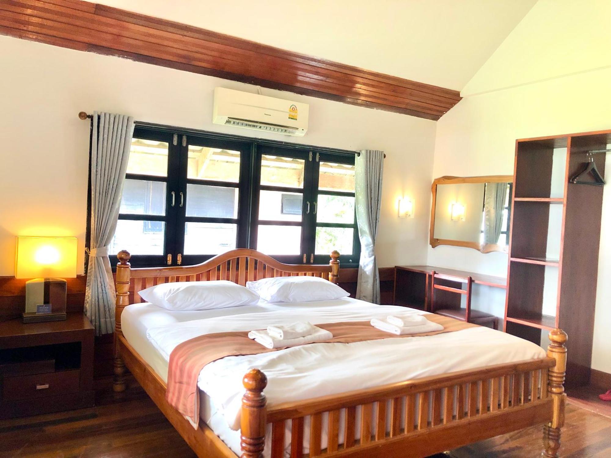 The Chevalley Beach Resort Satun Extérieur photo