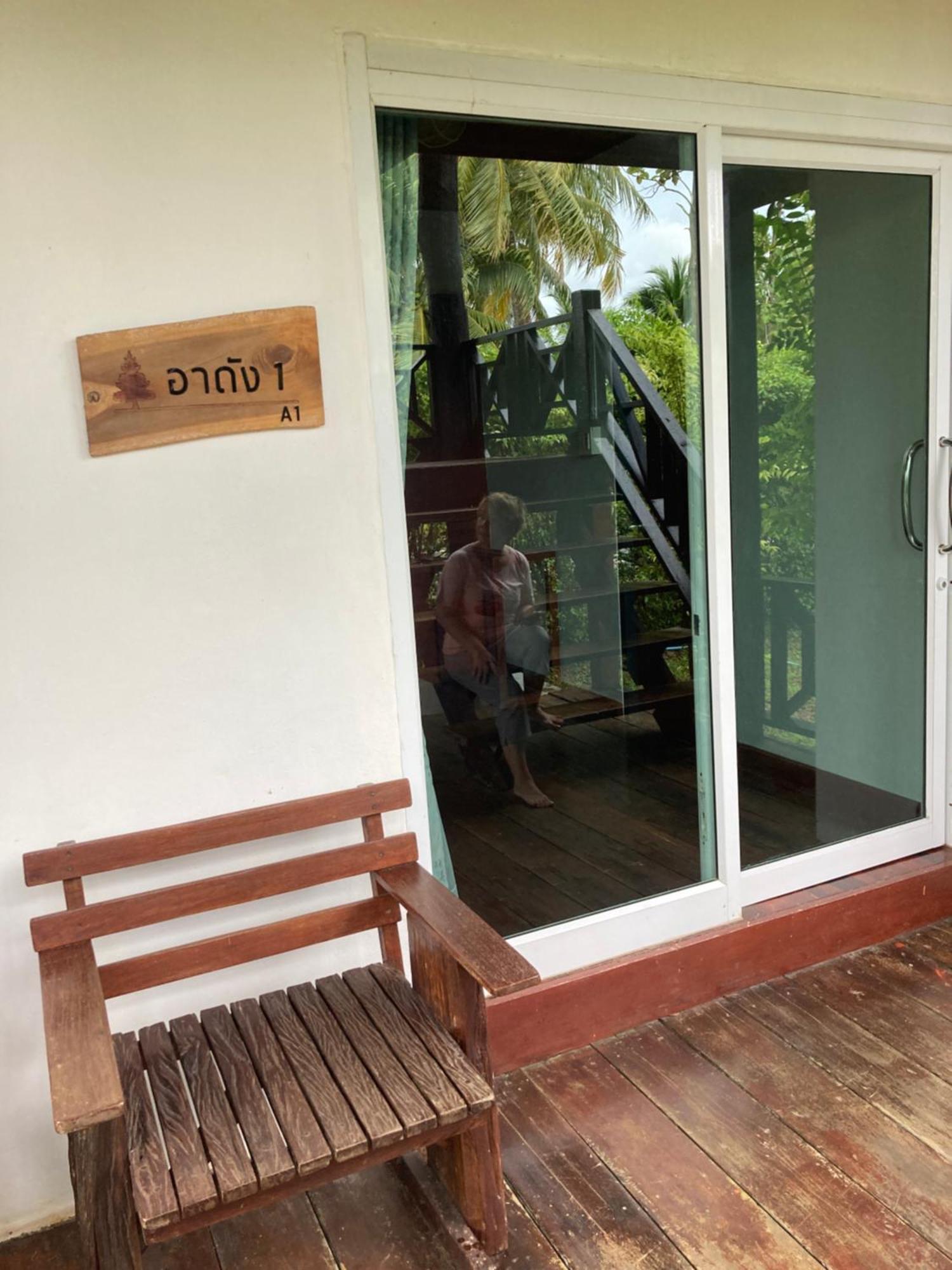 The Chevalley Beach Resort Satun Extérieur photo