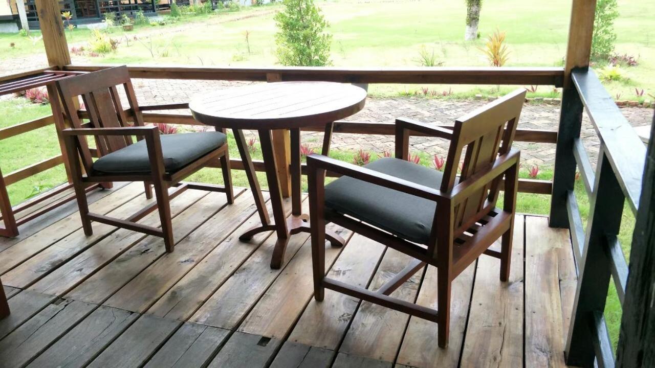 The Chevalley Beach Resort Satun Extérieur photo