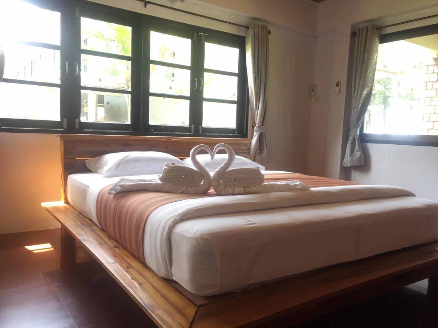 The Chevalley Beach Resort Satun Extérieur photo